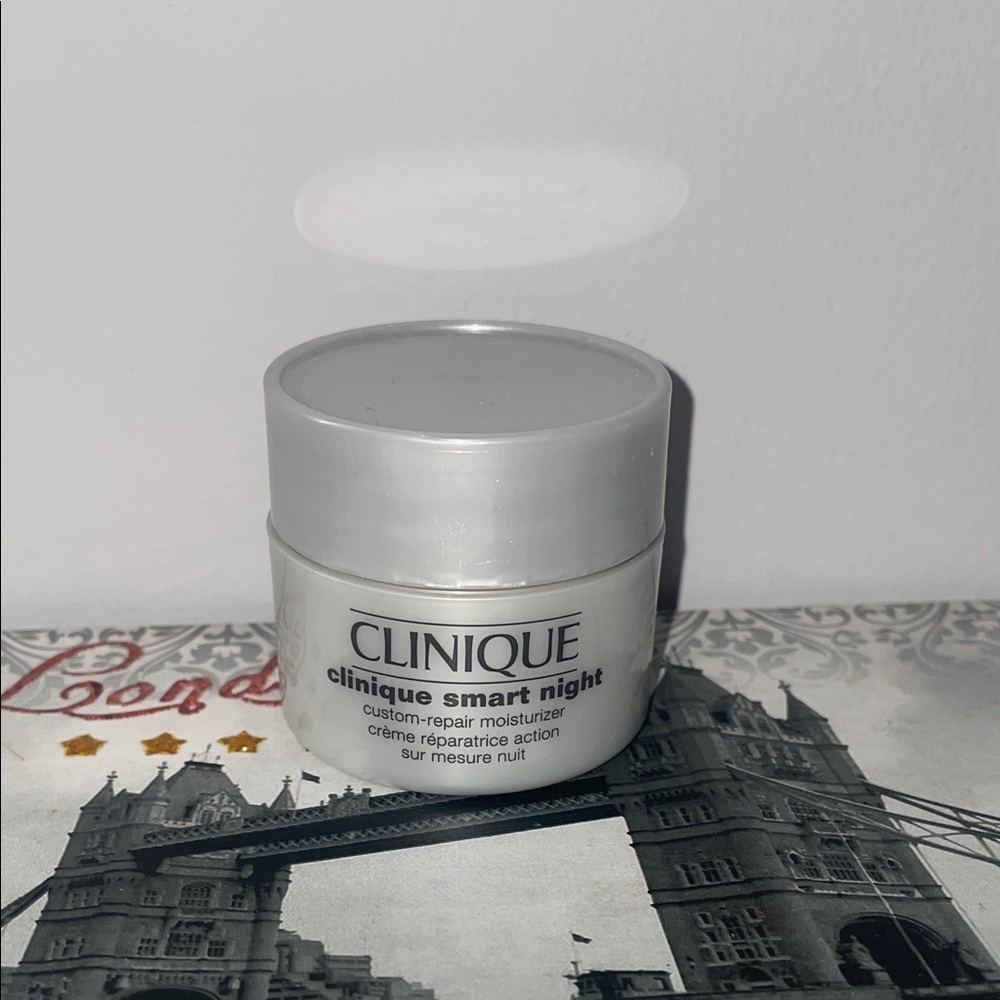 Sample Clinique's Smart Night Moisturizer -15 ml